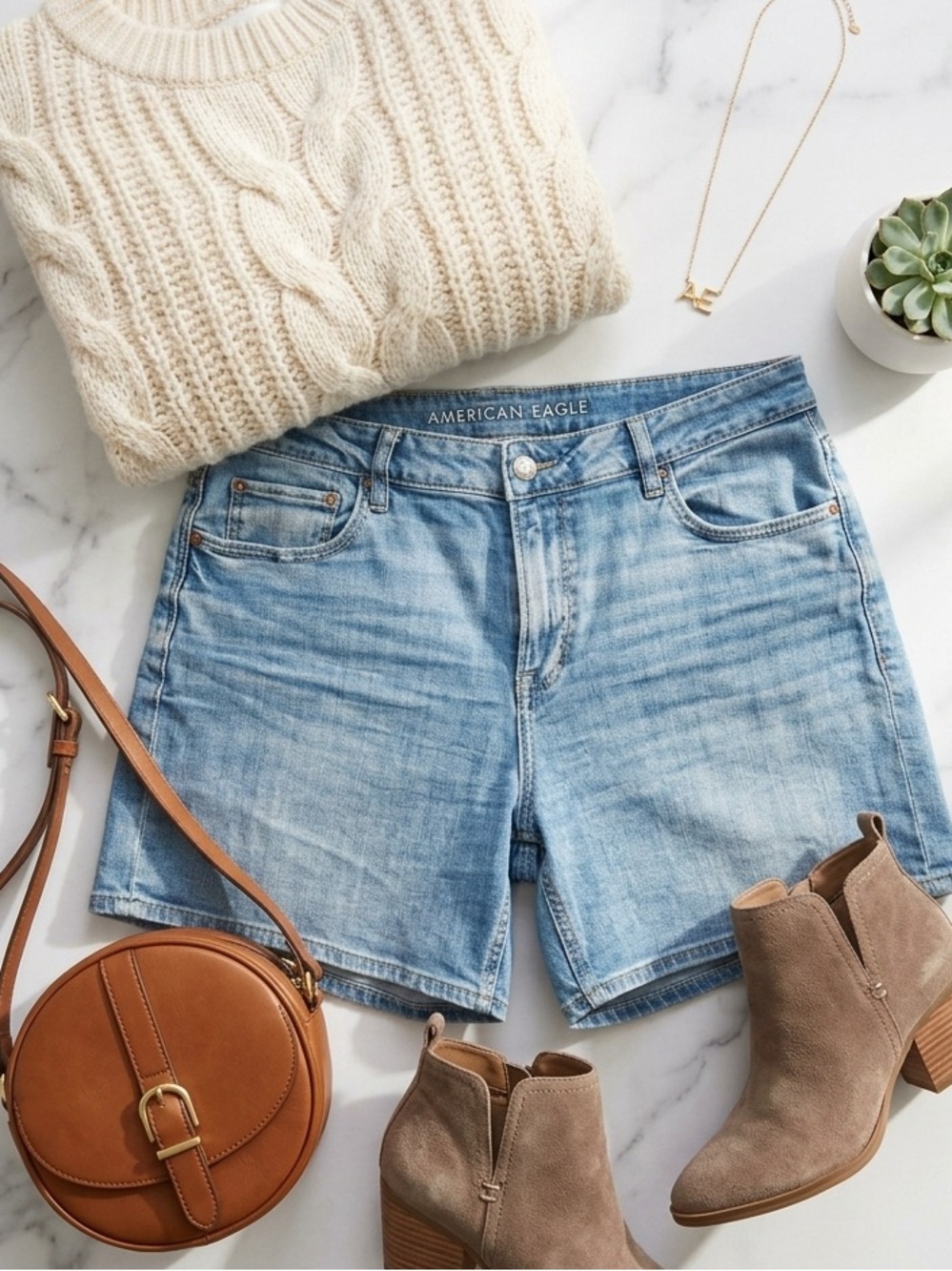 🩳 American Eagle Denim Bermuda Shorts – Size 8